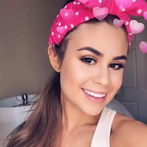 Meet your Posher, Lydia